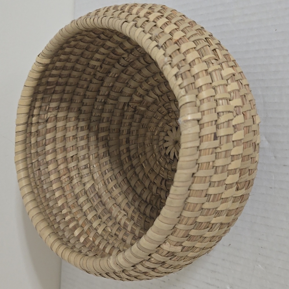 South Carolina Handwoven Sweetgrass Basket - Picture 11 of 16